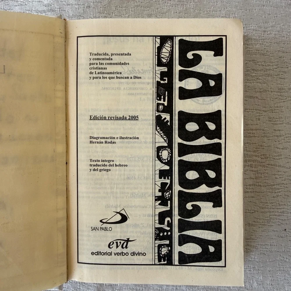 Vintage‎ La Biblia Latinoamérica Edición Pastoral 2005 White Pearl Hardcover